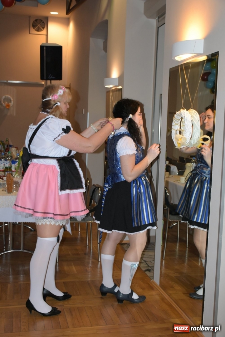 Zdjęcie w galerii na portalu naszraciborz.pl: Bez liczenia kalorii. Pół tysiąca pączków na tłustym czwartku w Tworkowie  wiadomości z regionu