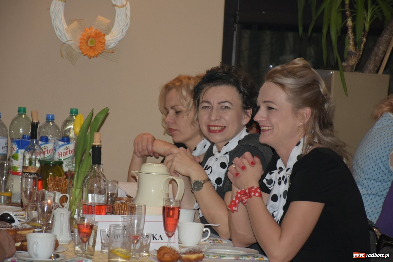 Zdjęcie w galerii na portalu naszraciborz.pl: Bez liczenia kalorii. Pół tysiąca pączków na tłustym czwartku w Tworkowie  wiadomości z regionu