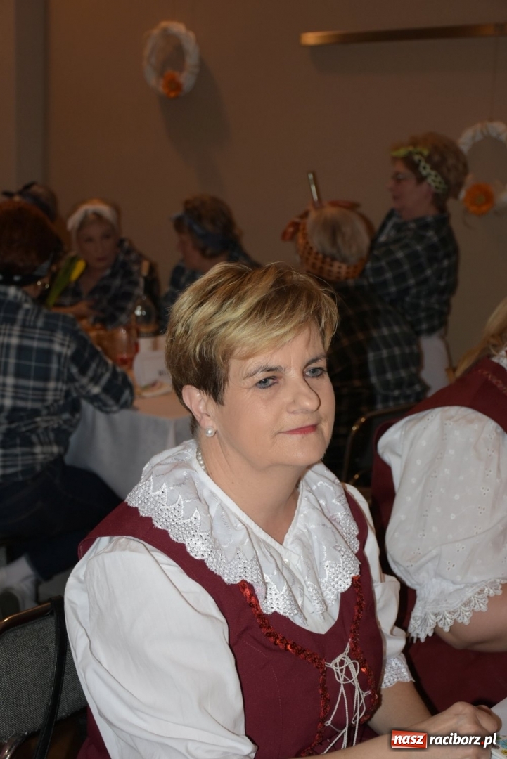 Zdjęcie w galerii na portalu naszraciborz.pl: Bez liczenia kalorii. Pół tysiąca pączków na tłustym czwartku w Tworkowie  wiadomości z regionu