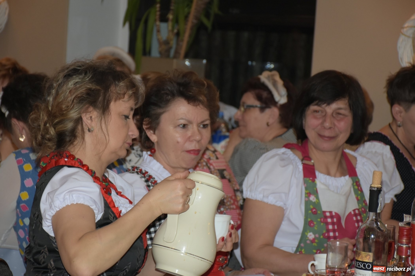 Zdjęcie w galerii na portalu naszraciborz.pl: Bez liczenia kalorii. Pół tysiąca pączków na tłustym czwartku w Tworkowie  wiadomości z regionu
