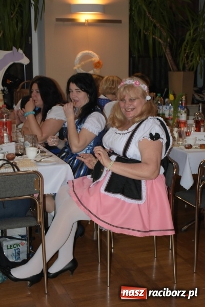 Zdjęcie w galerii na portalu naszraciborz.pl: Bez liczenia kalorii. Pół tysiąca pączków na tłustym czwartku w Tworkowie  wiadomości z regionu