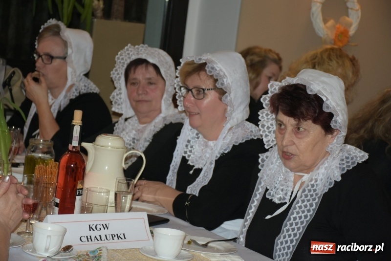 Zdjęcie w galerii na portalu naszraciborz.pl: Bez liczenia kalorii. Pół tysiąca pączków na tłustym czwartku w Tworkowie  wiadomości z regionu