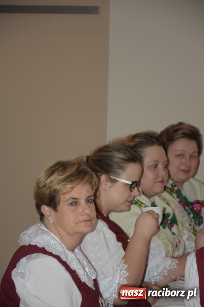 Zdjęcie w galerii na portalu naszraciborz.pl: Bez liczenia kalorii. Pół tysiąca pączków na tłustym czwartku w Tworkowie  wiadomości z regionu