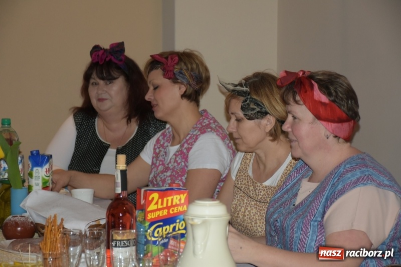 Zdjęcie w galerii na portalu naszraciborz.pl: Bez liczenia kalorii. Pół tysiąca pączków na tłustym czwartku w Tworkowie  wiadomości z regionu