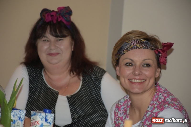 Zdjęcie w galerii na portalu naszraciborz.pl: Bez liczenia kalorii. Pół tysiąca pączków na tłustym czwartku w Tworkowie  wiadomości z regionu