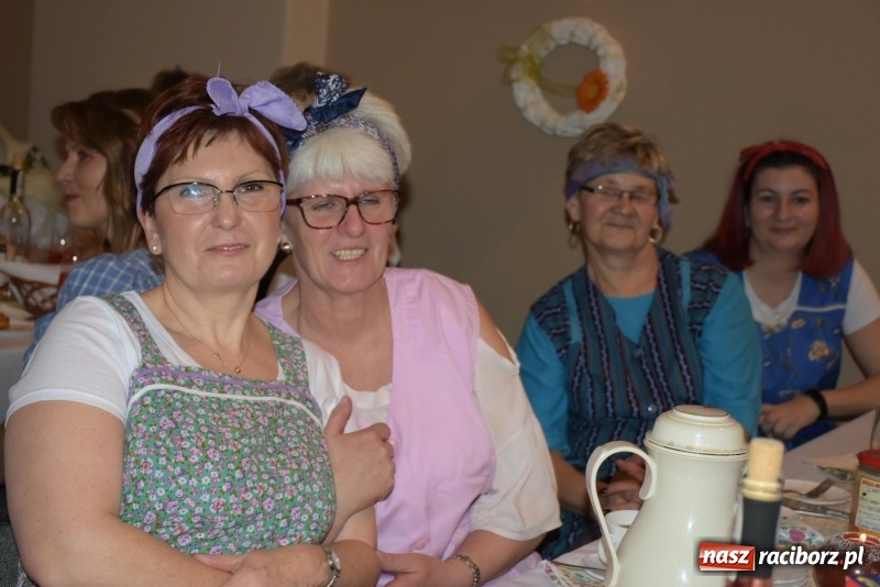 Zdjęcie w galerii na portalu naszraciborz.pl: Bez liczenia kalorii. Pół tysiąca pączków na tłustym czwartku w Tworkowie  wiadomości z regionu