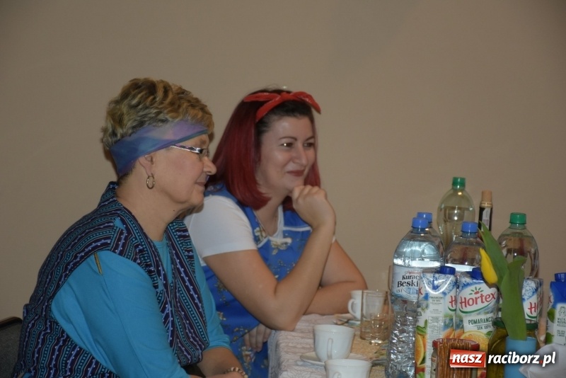 Zdjęcie w galerii na portalu naszraciborz.pl: Bez liczenia kalorii. Pół tysiąca pączków na tłustym czwartku w Tworkowie  wiadomości z regionu