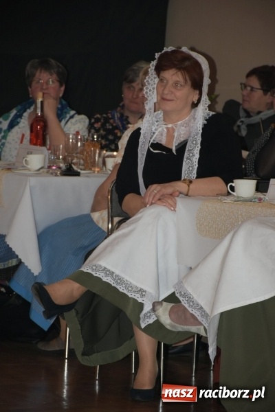 Zdjęcie w galerii na portalu naszraciborz.pl: Bez liczenia kalorii. Pół tysiąca pączków na tłustym czwartku w Tworkowie  wiadomości z regionu