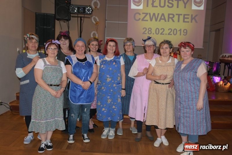 Zdjęcie w galerii na portalu naszraciborz.pl: Bez liczenia kalorii. Pół tysiąca pączków na tłustym czwartku w Tworkowie  wiadomości z regionu