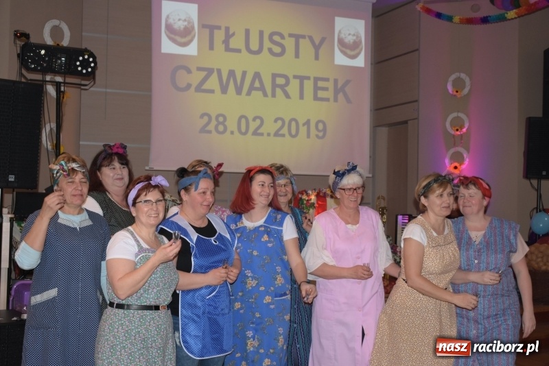 Zdjęcie w galerii na portalu naszraciborz.pl: Bez liczenia kalorii. Pół tysiąca pączków na tłustym czwartku w Tworkowie  wiadomości z regionu