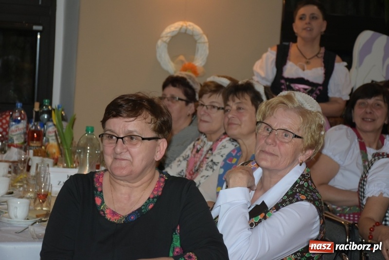 Zdjęcie w galerii na portalu naszraciborz.pl: Bez liczenia kalorii. Pół tysiąca pączków na tłustym czwartku w Tworkowie  wiadomości z regionu