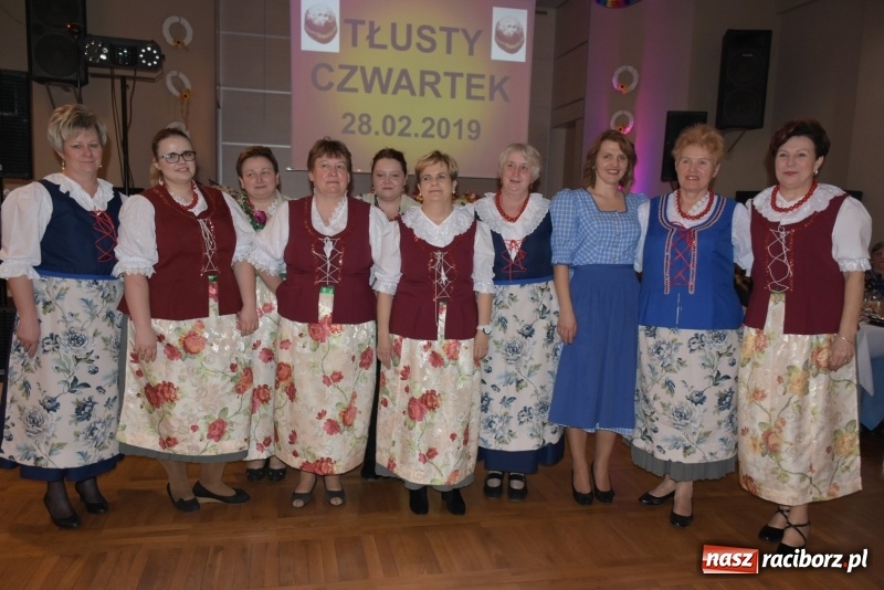 Zdjęcie w galerii na portalu naszraciborz.pl: Bez liczenia kalorii. Pół tysiąca pączków na tłustym czwartku w Tworkowie  wiadomości z regionu