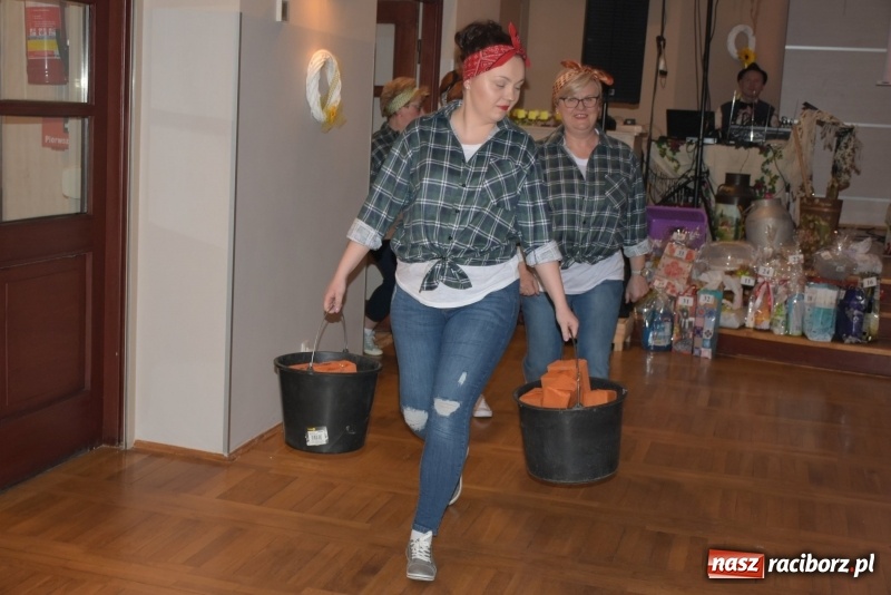 Zdjęcie w galerii na portalu naszraciborz.pl: Bez liczenia kalorii. Pół tysiąca pączków na tłustym czwartku w Tworkowie  wiadomości z regionu