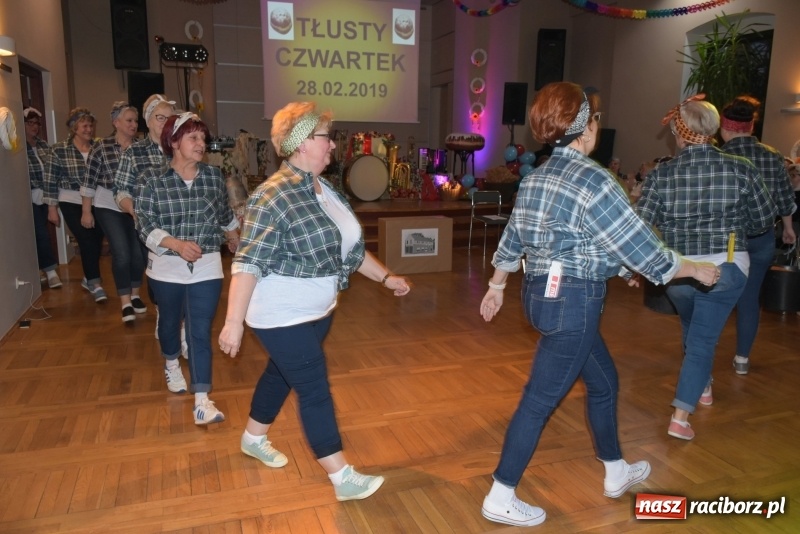 Zdjęcie w galerii na portalu naszraciborz.pl: Bez liczenia kalorii. Pół tysiąca pączków na tłustym czwartku w Tworkowie  wiadomości z regionu