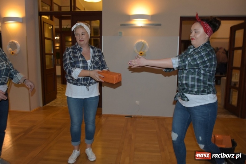 Zdjęcie w galerii na portalu naszraciborz.pl: Bez liczenia kalorii. Pół tysiąca pączków na tłustym czwartku w Tworkowie  wiadomości z regionu