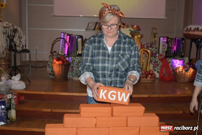 Zdjęcie w galerii na portalu naszraciborz.pl: Bez liczenia kalorii. Pół tysiąca pączków na tłustym czwartku w Tworkowie  wiadomości z regionu