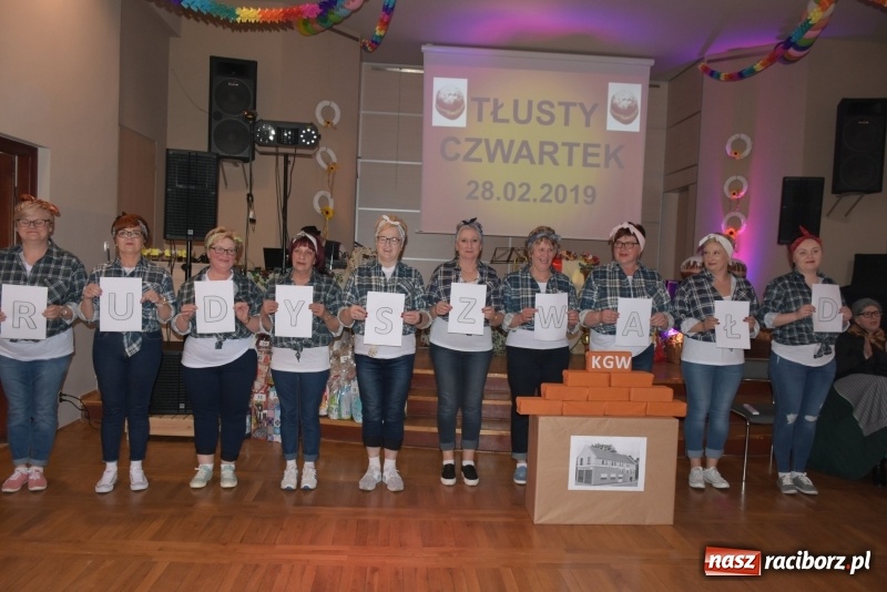 Zdjęcie w galerii na portalu naszraciborz.pl: Bez liczenia kalorii. Pół tysiąca pączków na tłustym czwartku w Tworkowie  wiadomości z regionu