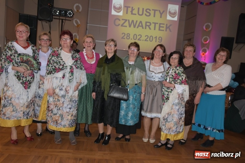 Zdjęcie w galerii na portalu naszraciborz.pl: Bez liczenia kalorii. Pół tysiąca pączków na tłustym czwartku w Tworkowie  wiadomości z regionu