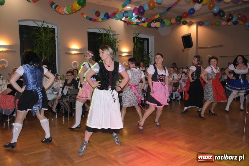 Zdjęcie w galerii na portalu naszraciborz.pl: Bez liczenia kalorii. Pół tysiąca pączków na tłustym czwartku w Tworkowie  wiadomości z regionu