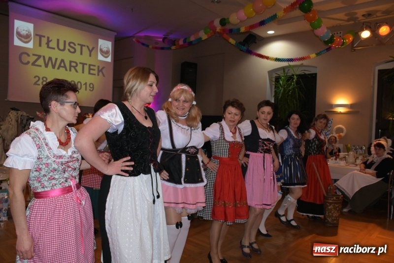 Zdjęcie w galerii na portalu naszraciborz.pl: Bez liczenia kalorii. Pół tysiąca pączków na tłustym czwartku w Tworkowie  wiadomości z regionu