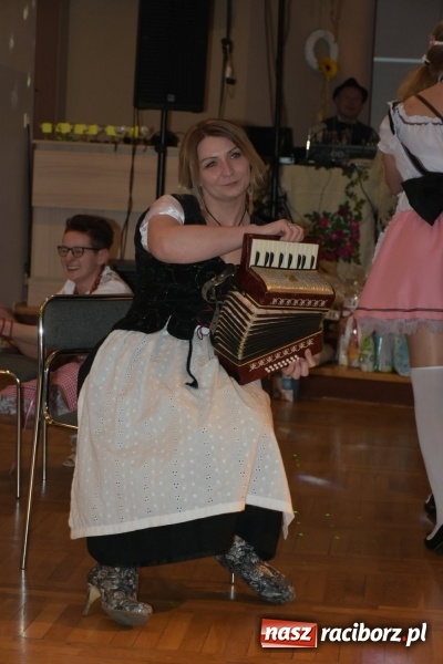 Zdjęcie w galerii na portalu naszraciborz.pl: Bez liczenia kalorii. Pół tysiąca pączków na tłustym czwartku w Tworkowie  wiadomości z regionu