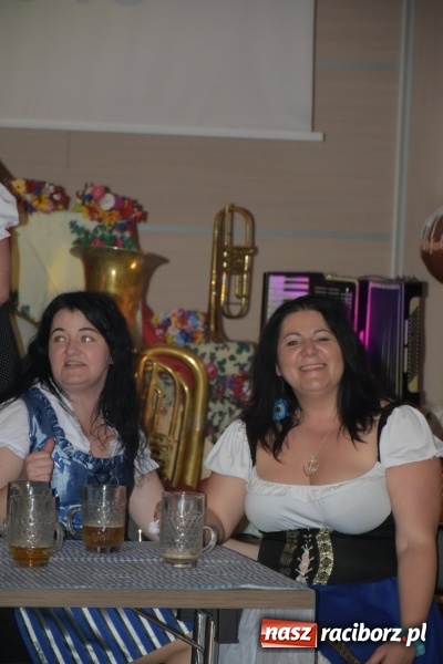 Zdjęcie w galerii na portalu naszraciborz.pl: Bez liczenia kalorii. Pół tysiąca pączków na tłustym czwartku w Tworkowie  wiadomości z regionu