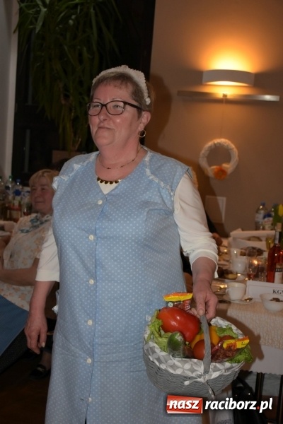 Zdjęcie w galerii na portalu naszraciborz.pl: Bez liczenia kalorii. Pół tysiąca pączków na tłustym czwartku w Tworkowie  wiadomości z regionu