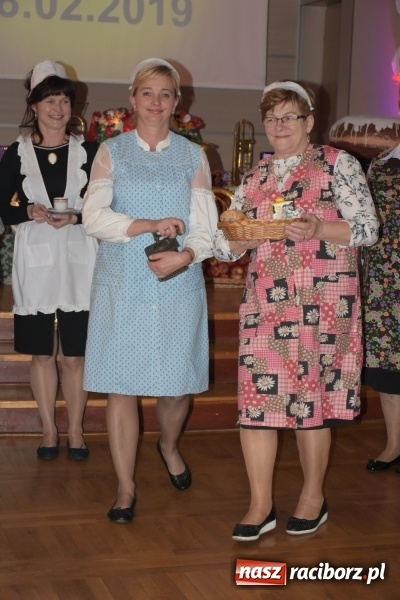 Zdjęcie w galerii na portalu naszraciborz.pl: Bez liczenia kalorii. Pół tysiąca pączków na tłustym czwartku w Tworkowie  wiadomości z regionu