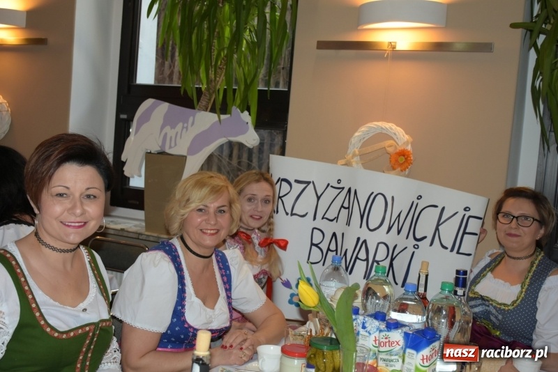 Zdjęcie w galerii na portalu naszraciborz.pl: Bez liczenia kalorii. Pół tysiąca pączków na tłustym czwartku w Tworkowie  wiadomości z regionu