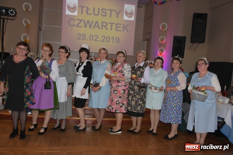 Zdjęcie w galerii na portalu naszraciborz.pl: Bez liczenia kalorii. Pół tysiąca pączków na tłustym czwartku w Tworkowie  wiadomości z regionu