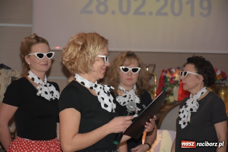 Zdjęcie w galerii na portalu naszraciborz.pl: Bez liczenia kalorii. Pół tysiąca pączków na tłustym czwartku w Tworkowie  wiadomości z regionu