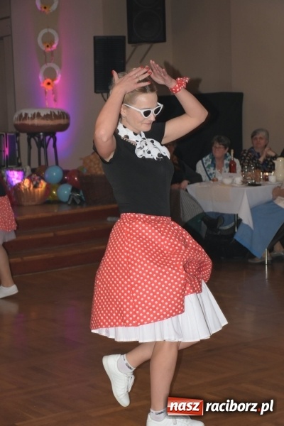 Zdjęcie w galerii na portalu naszraciborz.pl: Bez liczenia kalorii. Pół tysiąca pączków na tłustym czwartku w Tworkowie  wiadomości z regionu