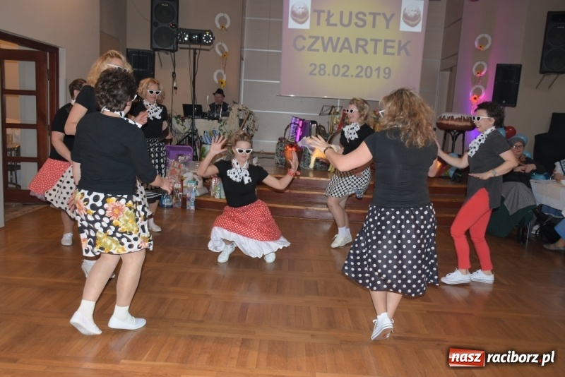 Zdjęcie w galerii na portalu naszraciborz.pl: Bez liczenia kalorii. Pół tysiąca pączków na tłustym czwartku w Tworkowie  wiadomości z regionu