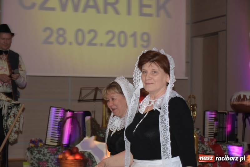 Zdjęcie w galerii na portalu naszraciborz.pl: Bez liczenia kalorii. Pół tysiąca pączków na tłustym czwartku w Tworkowie  wiadomości z regionu