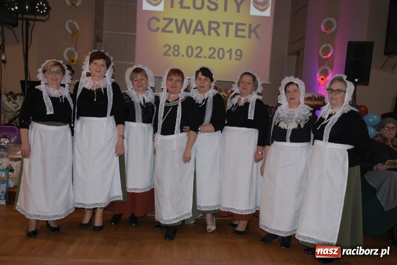 Zdjęcie w galerii na portalu naszraciborz.pl: Bez liczenia kalorii. Pół tysiąca pączków na tłustym czwartku w Tworkowie  wiadomości z regionu