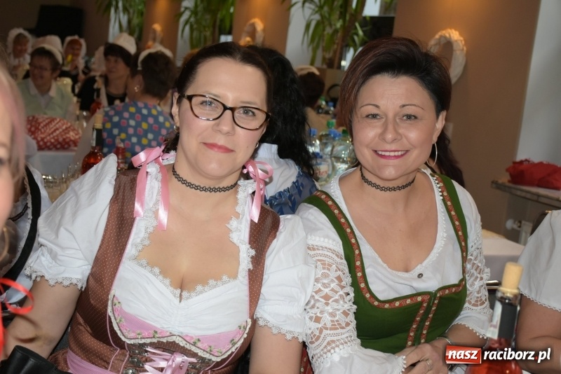 Zdjęcie w galerii na portalu naszraciborz.pl: Bez liczenia kalorii. Pół tysiąca pączków na tłustym czwartku w Tworkowie  wiadomości z regionu