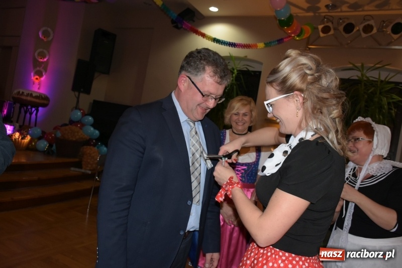 Zdjęcie w galerii na portalu naszraciborz.pl: Bez liczenia kalorii. Pół tysiąca pączków na tłustym czwartku w Tworkowie  wiadomości z regionu