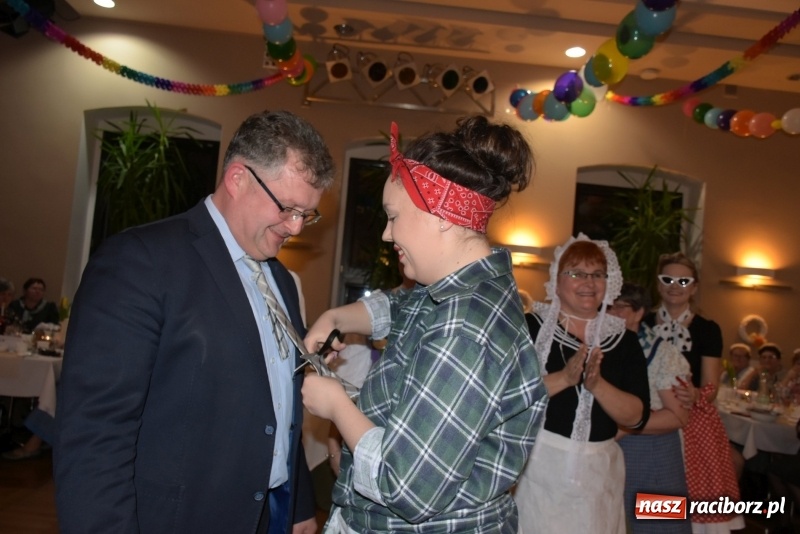 Zdjęcie w galerii na portalu naszraciborz.pl: Bez liczenia kalorii. Pół tysiąca pączków na tłustym czwartku w Tworkowie  wiadomości z regionu