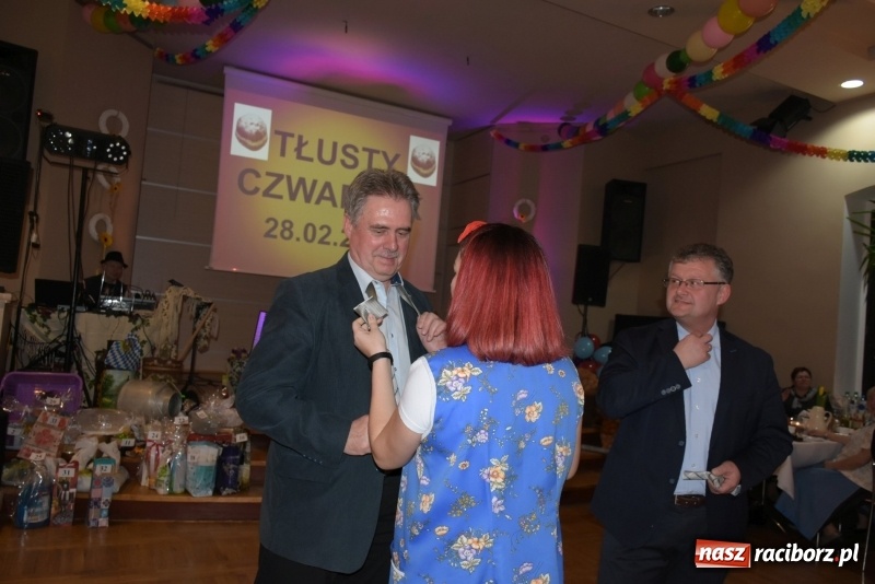 Zdjęcie w galerii na portalu naszraciborz.pl: Bez liczenia kalorii. Pół tysiąca pączków na tłustym czwartku w Tworkowie  wiadomości z regionu