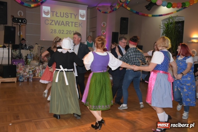 Zdjęcie w galerii na portalu naszraciborz.pl: Bez liczenia kalorii. Pół tysiąca pączków na tłustym czwartku w Tworkowie  wiadomości z regionu