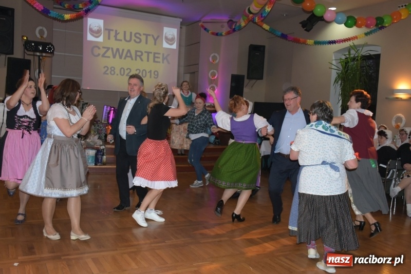 Zdjęcie w galerii na portalu naszraciborz.pl: Bez liczenia kalorii. Pół tysiąca pączków na tłustym czwartku w Tworkowie  wiadomości z regionu