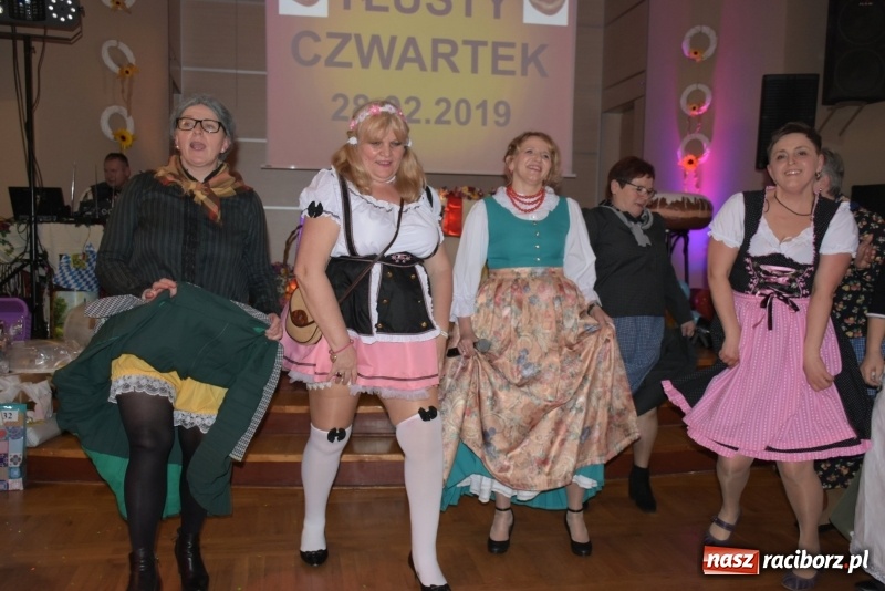 Zdjęcie w galerii na portalu naszraciborz.pl: Bez liczenia kalorii. Pół tysiąca pączków na tłustym czwartku w Tworkowie  wiadomości z regionu