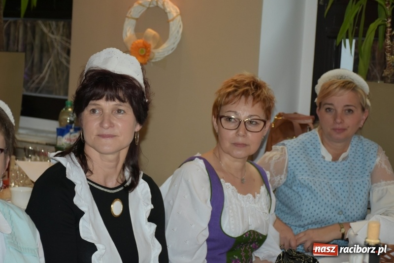 Zdjęcie w galerii na portalu naszraciborz.pl: Bez liczenia kalorii. Pół tysiąca pączków na tłustym czwartku w Tworkowie  wiadomości z regionu