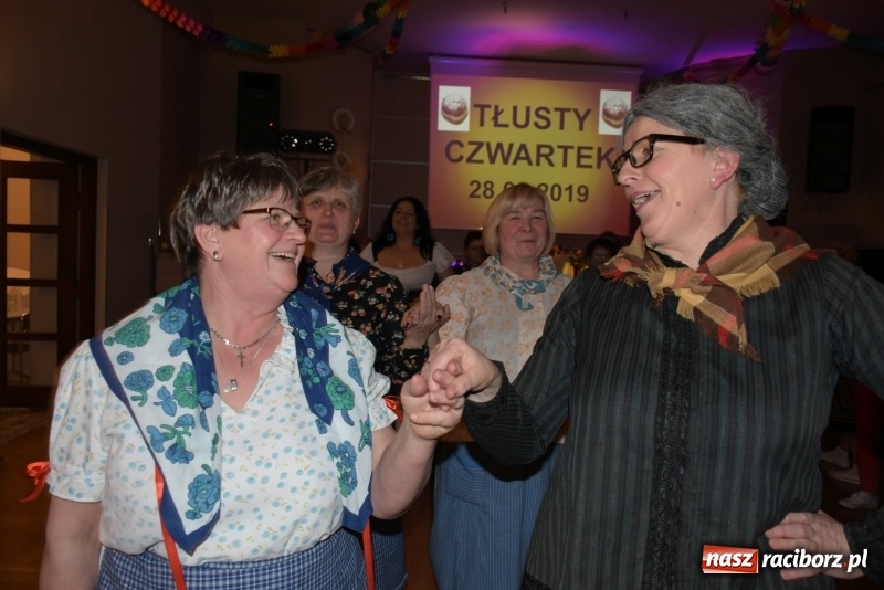 Zdjęcie w galerii na portalu naszraciborz.pl: Bez liczenia kalorii. Pół tysiąca pączków na tłustym czwartku w Tworkowie  wiadomości z regionu