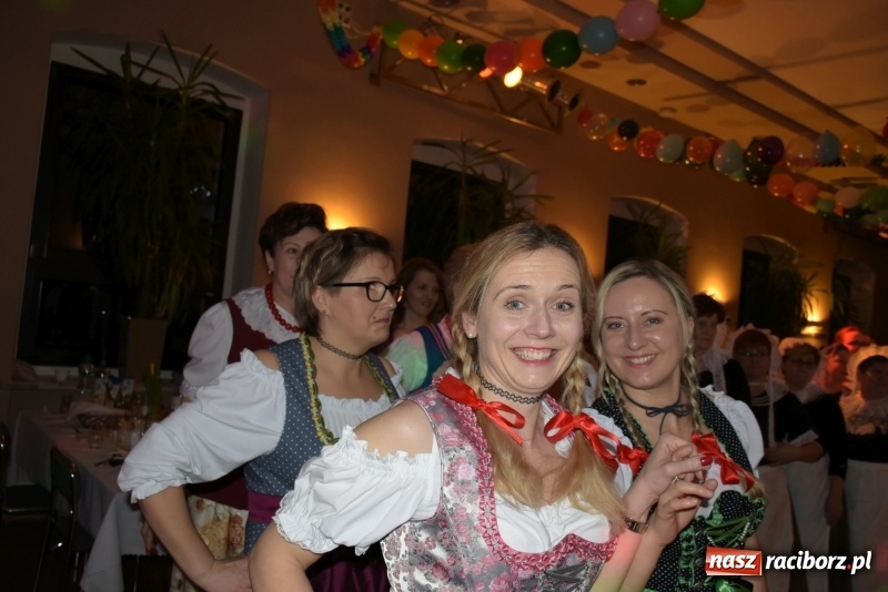 Zdjęcie w galerii na portalu naszraciborz.pl: Bez liczenia kalorii. Pół tysiąca pączków na tłustym czwartku w Tworkowie  wiadomości z regionu