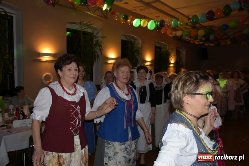 Zdjęcie w galerii na portalu naszraciborz.pl: Bez liczenia kalorii. Pół tysiąca pączków na tłustym czwartku w Tworkowie  wiadomości z regionu