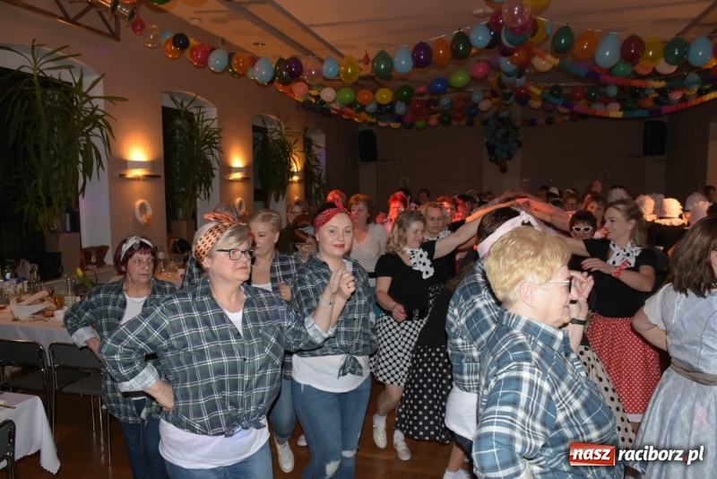 Zdjęcie w galerii na portalu naszraciborz.pl: Bez liczenia kalorii. Pół tysiąca pączków na tłustym czwartku w Tworkowie  wiadomości z regionu