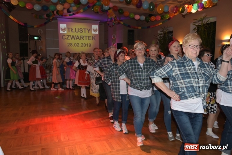 Zdjęcie w galerii na portalu naszraciborz.pl: Bez liczenia kalorii. Pół tysiąca pączków na tłustym czwartku w Tworkowie  wiadomości z regionu