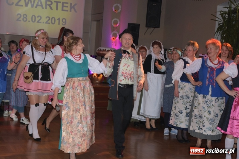 Zdjęcie w galerii na portalu naszraciborz.pl: Bez liczenia kalorii. Pół tysiąca pączków na tłustym czwartku w Tworkowie  wiadomości z regionu