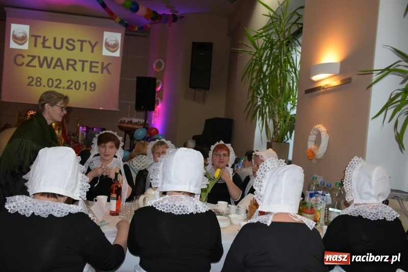 Zdjęcie w galerii na portalu naszraciborz.pl: Bez liczenia kalorii. Pół tysiąca pączków na tłustym czwartku w Tworkowie  wiadomości z regionu